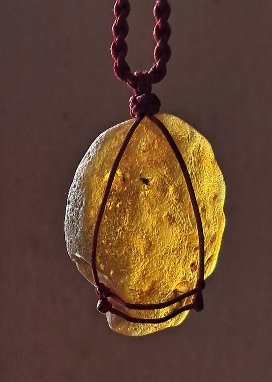  Dzintari ar Dieva zīmi (dažādi)